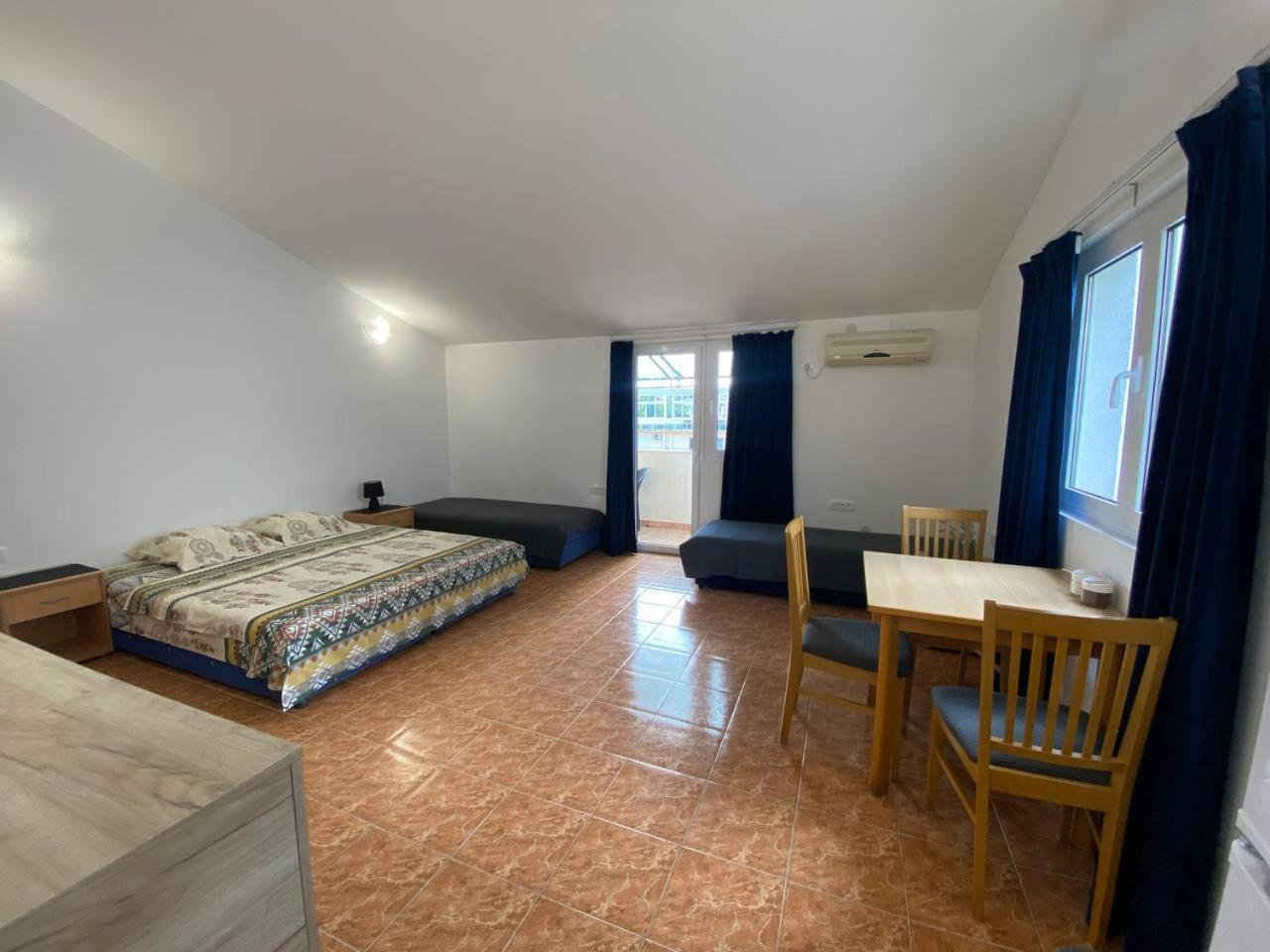 Alina'S Apartment Bečići Buitenkant foto