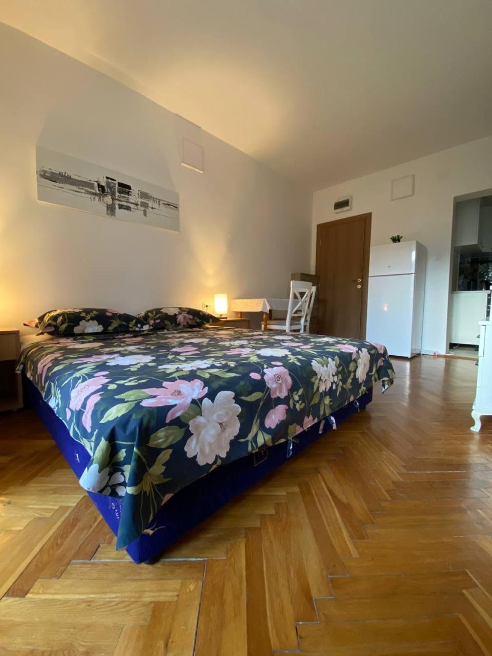 Alina'S Apartment Bečići Buitenkant foto